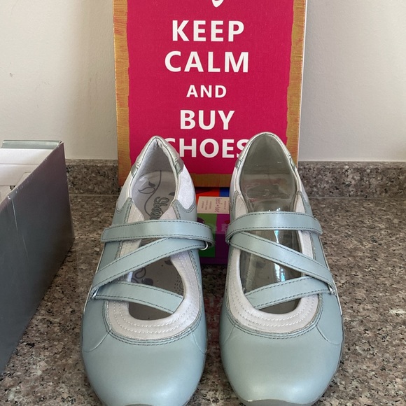 Skechers NEW NIB Sportie Chakra model 11423/silver & taupe sz 7 athletic shoes - Picture 3 of 16